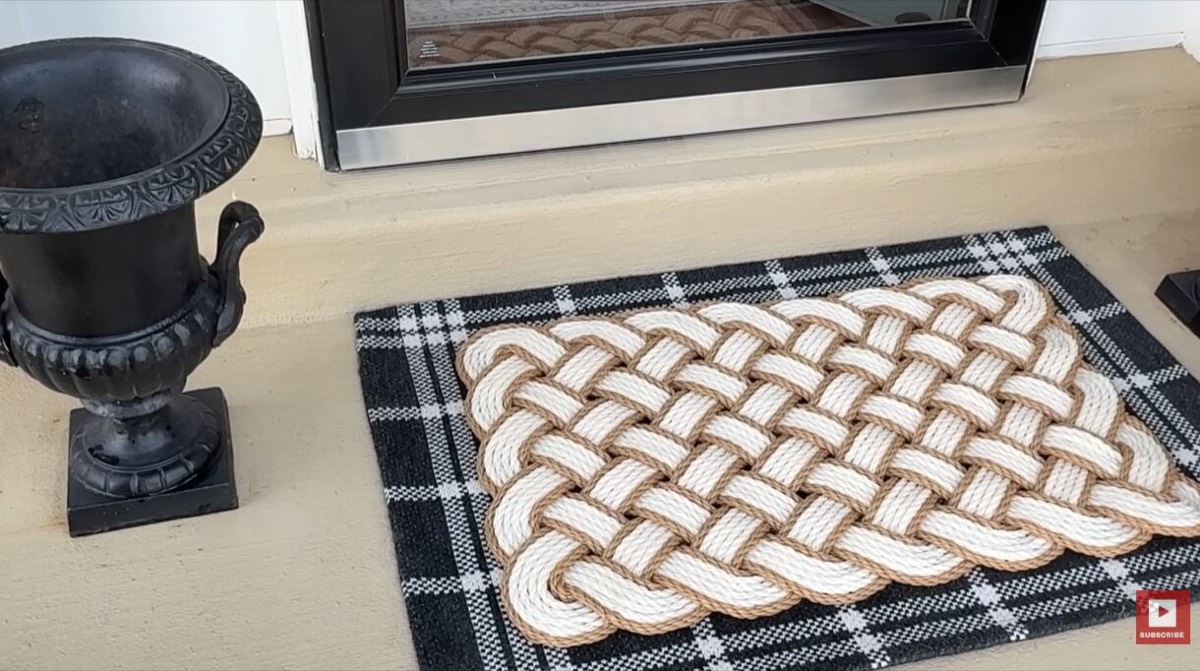 How to Decorate a Small Front Porch for Fall