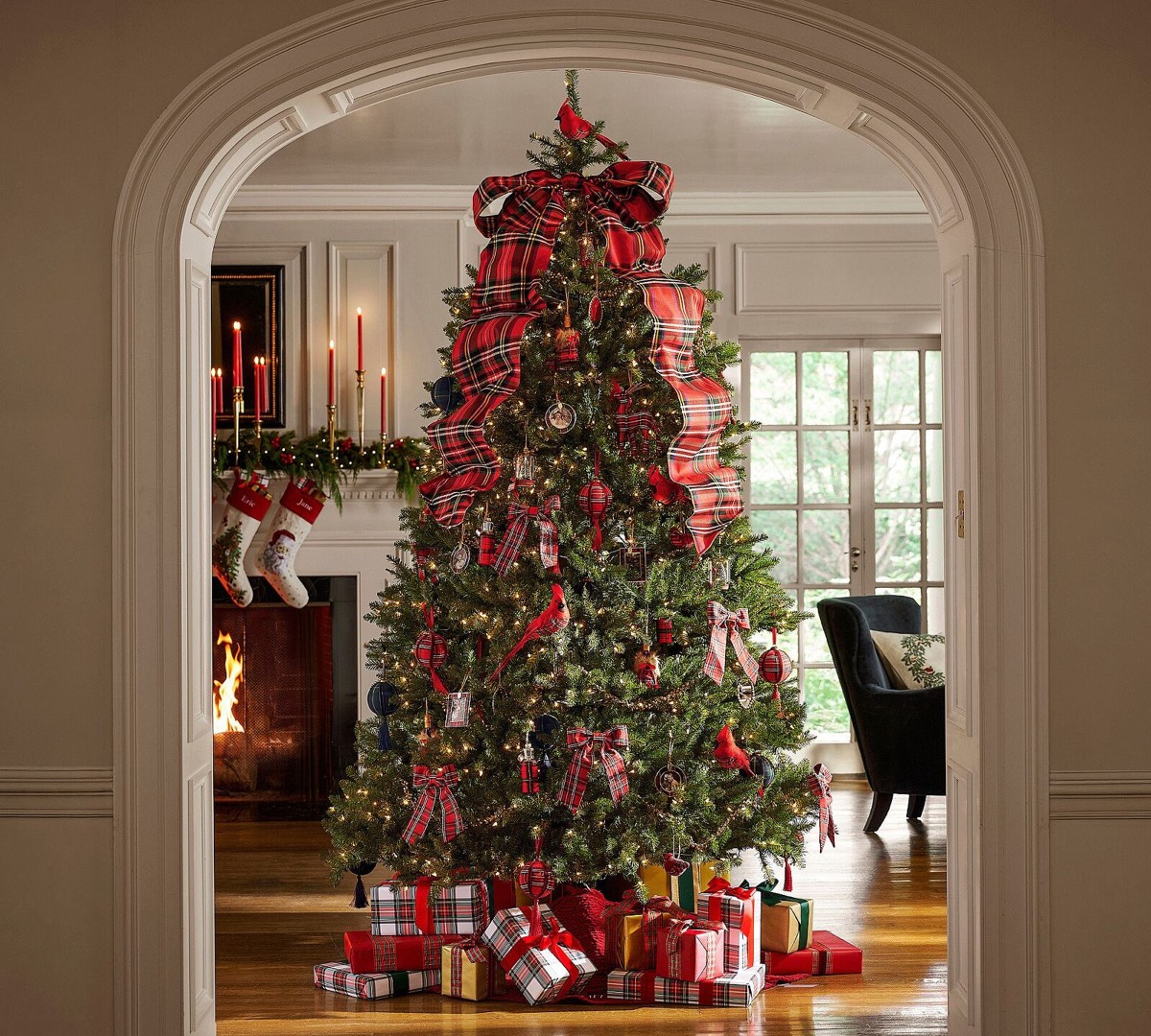2026 Christmas Decor Trends: 2 Timeless Styles Taking Over
