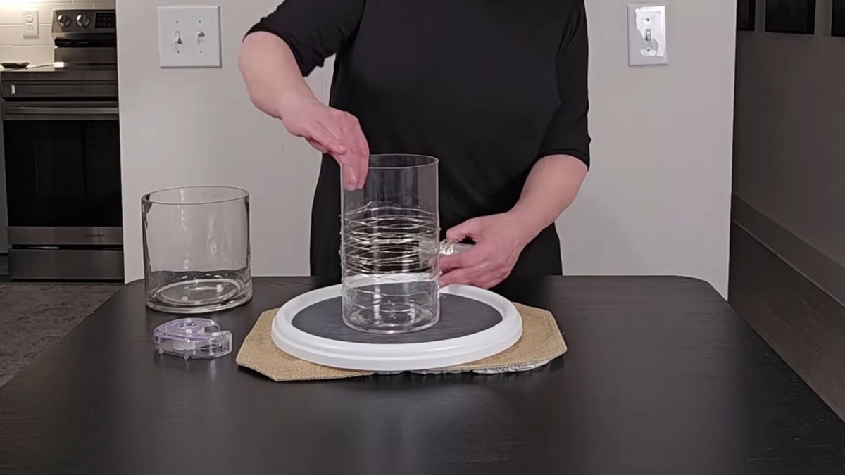 5 Elegant Holiday Vase Decorating Ideas Plus a Bonus DIY