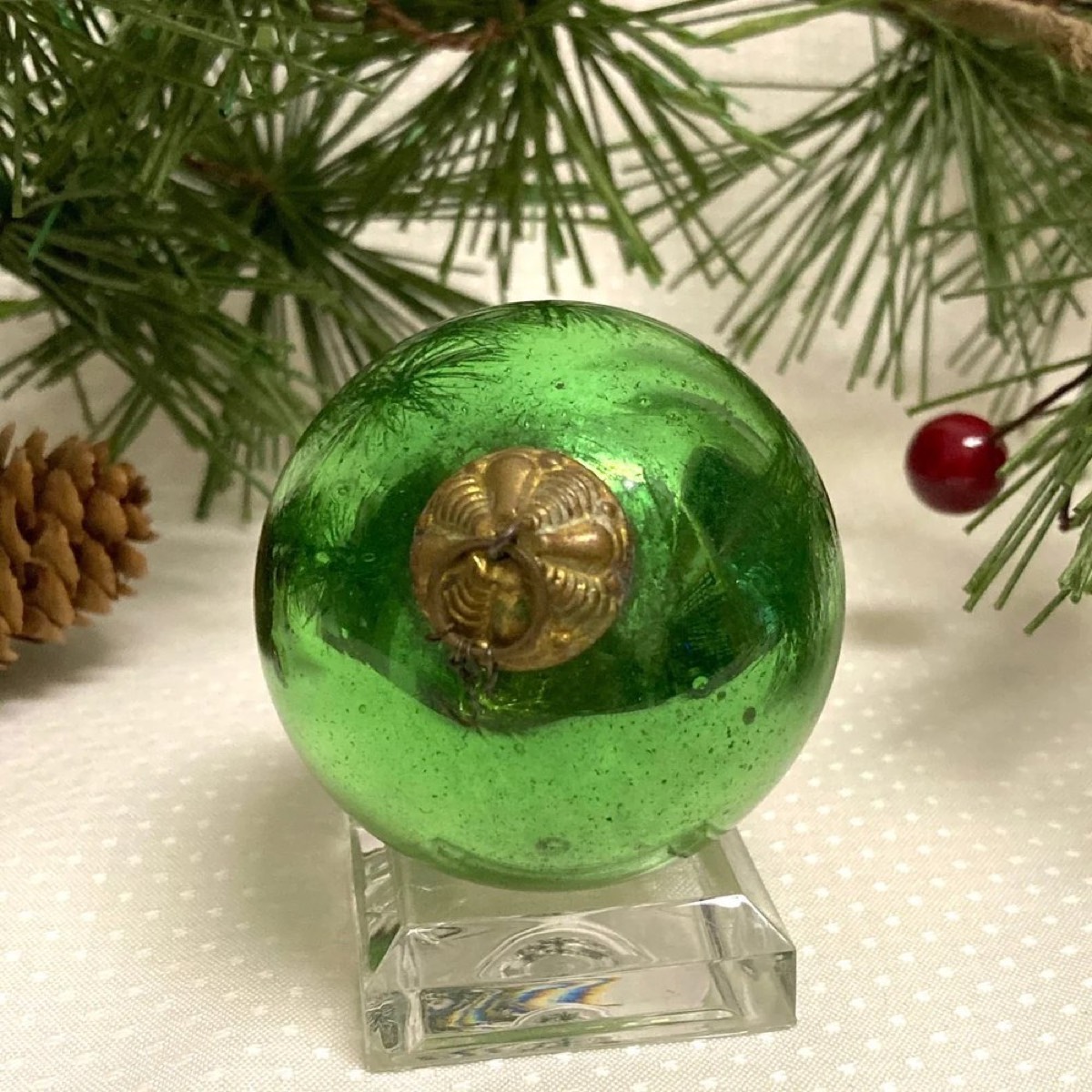 8 Vintage Christmas Ornaments Collectors Still Chase