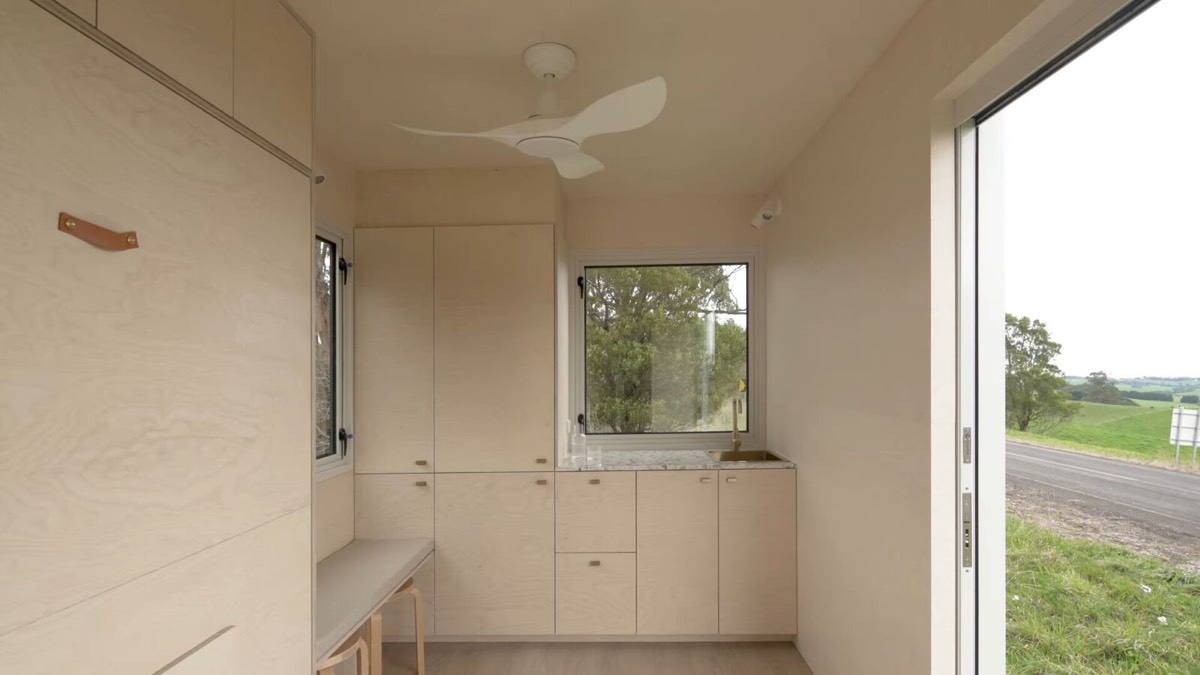 Inside a Tiny House That Feels Bigger Than Its 10 Square Meters